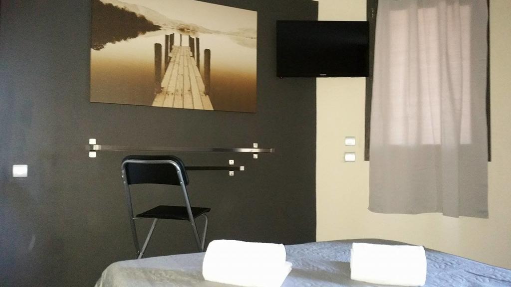 Hotel Paradise Vitrolles  Room photo